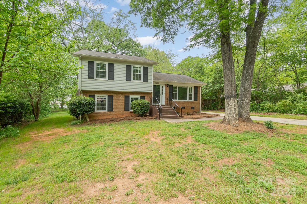 5200 Delivau Drive