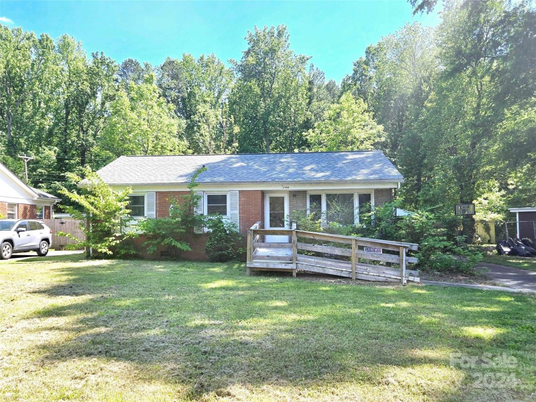 2900 Enfield Road