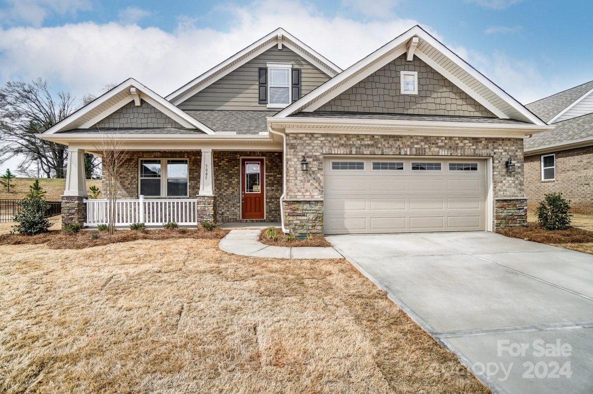2124 Cadence Trace Drive