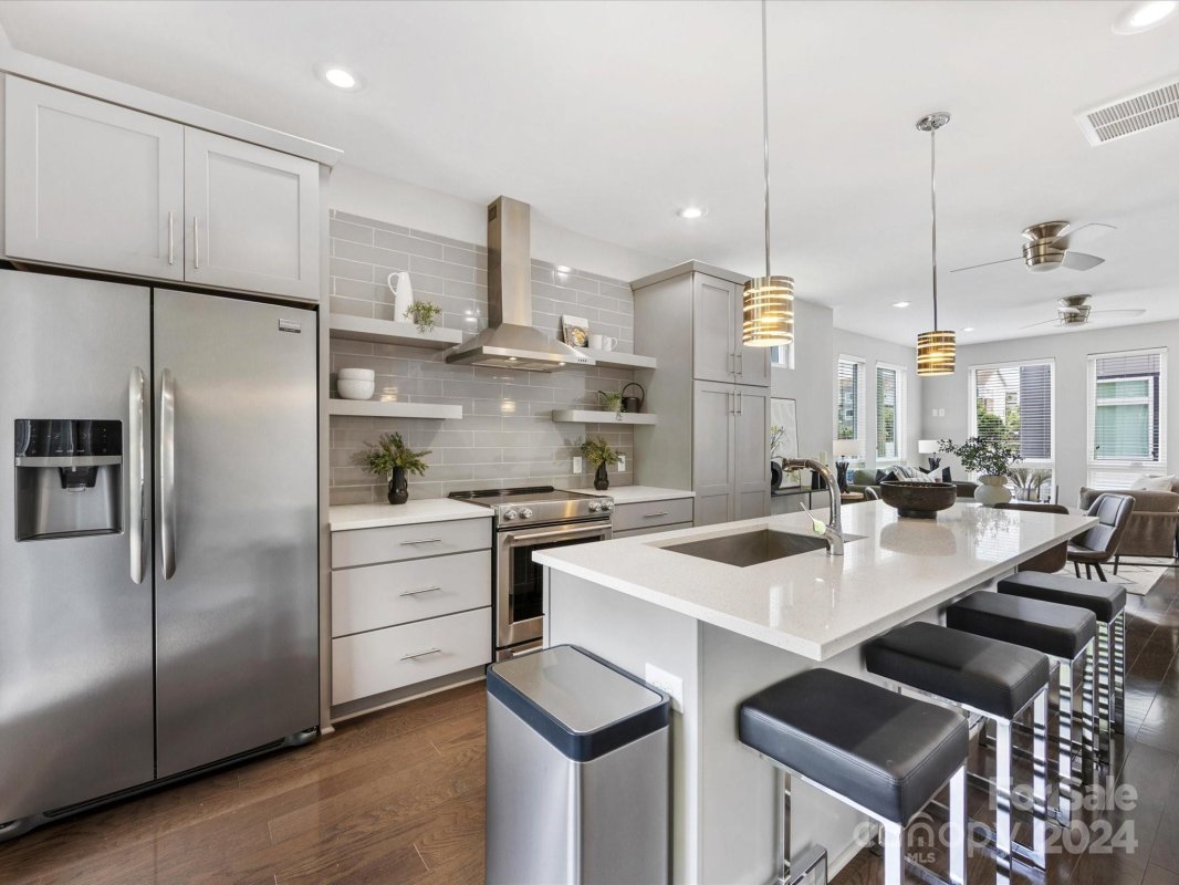 3663 Vallette Court