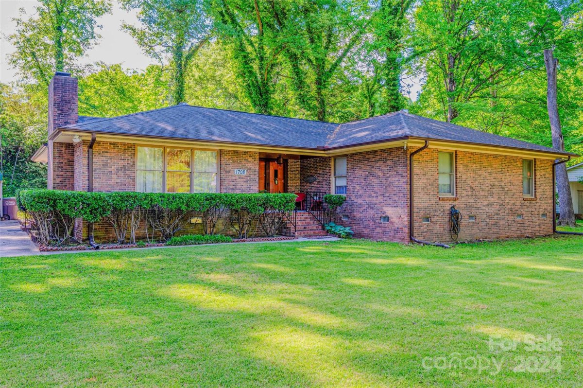 1708 Westbrook Circle