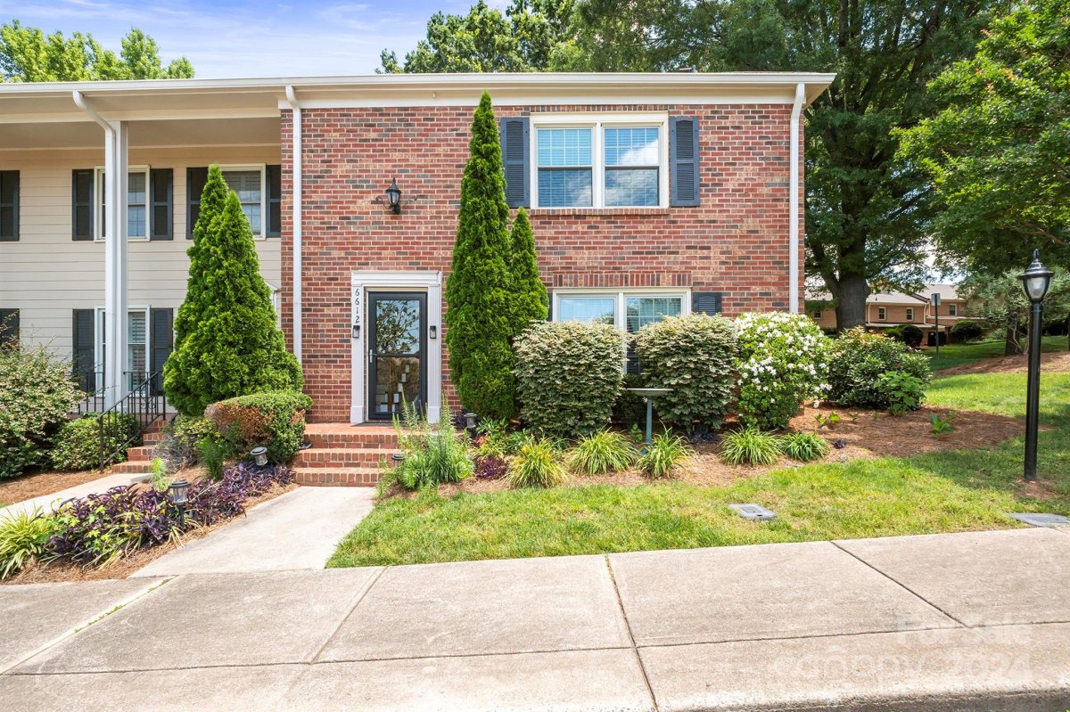 6612 Bunker Hill Circle