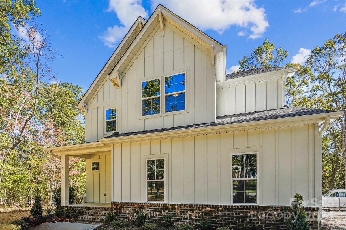 5139 Kings Pinnacle Drive