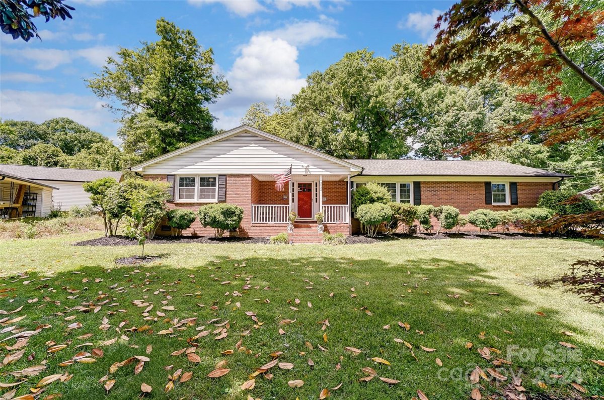 3234 Deerwood Drive