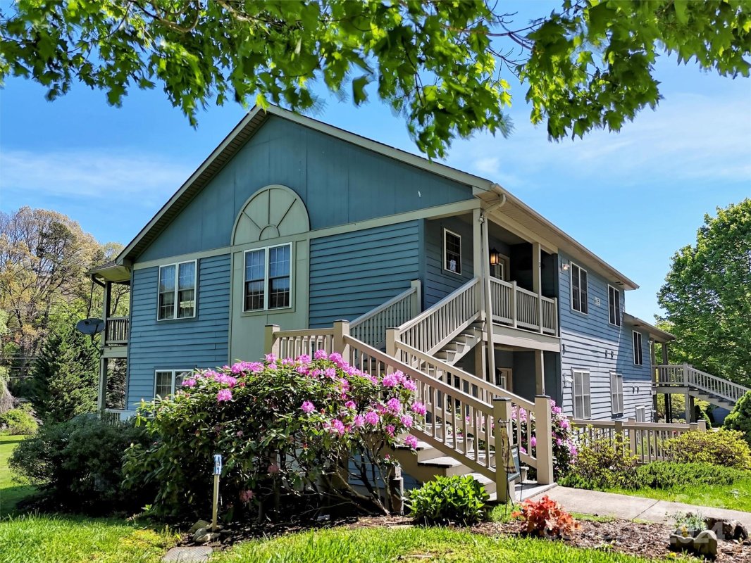 55 Tri Vista Drive 703