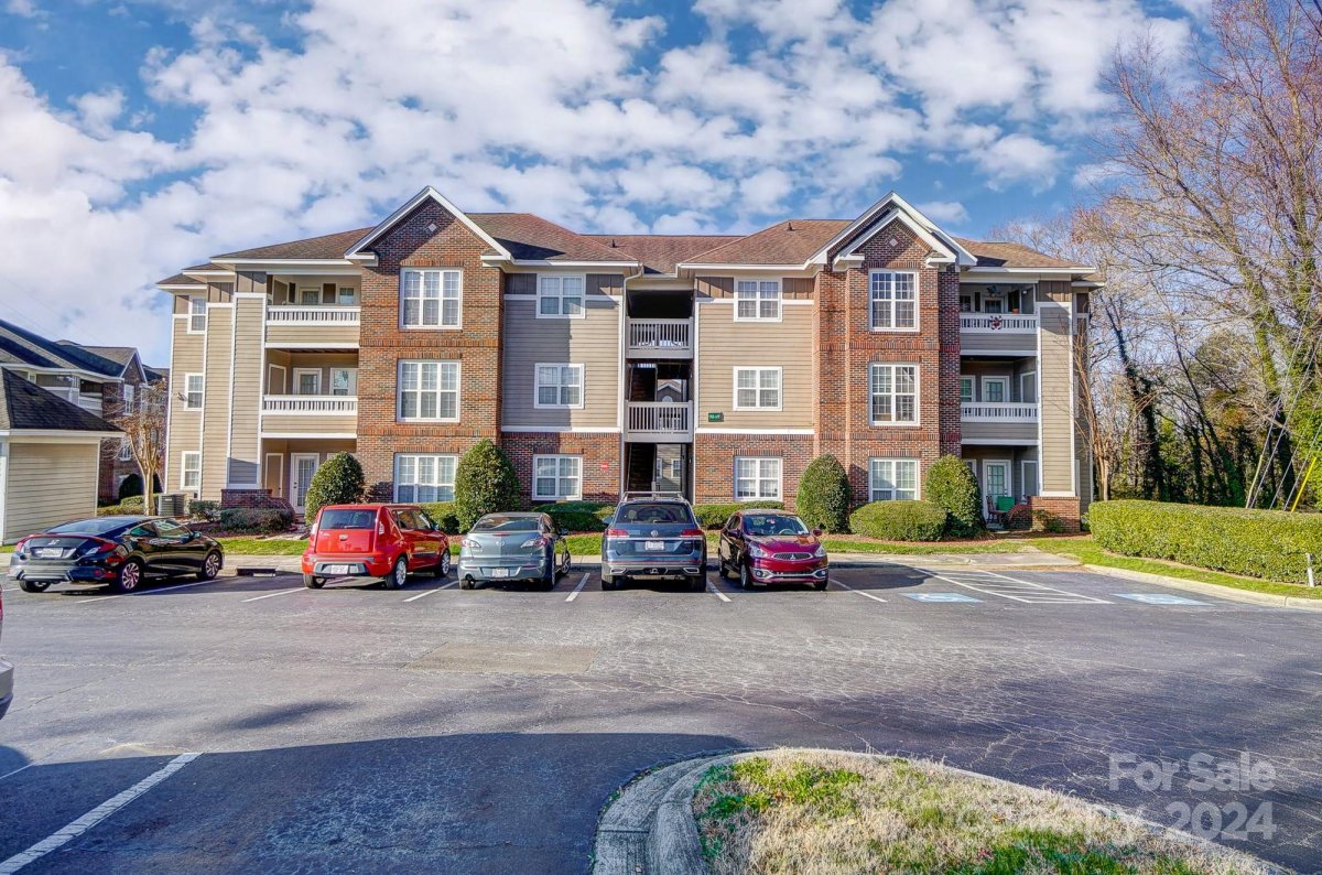 9849 Campus Walk Lane