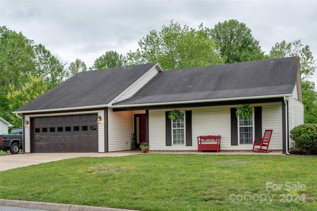 1036 Thorncrest Drive