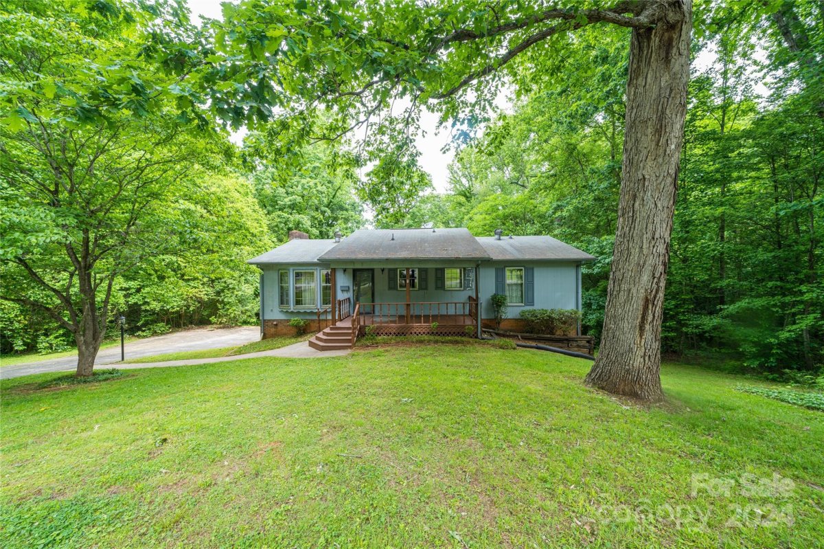 211 Poplar Street