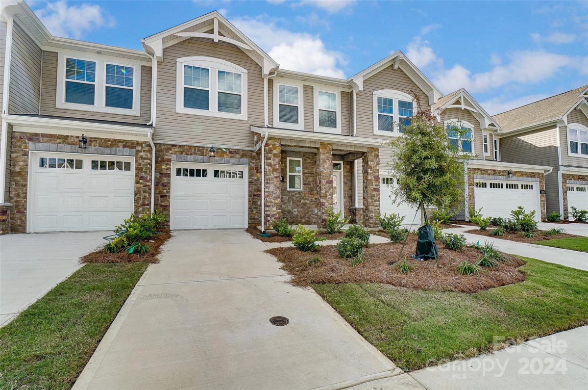 14837 Tamarack Drive