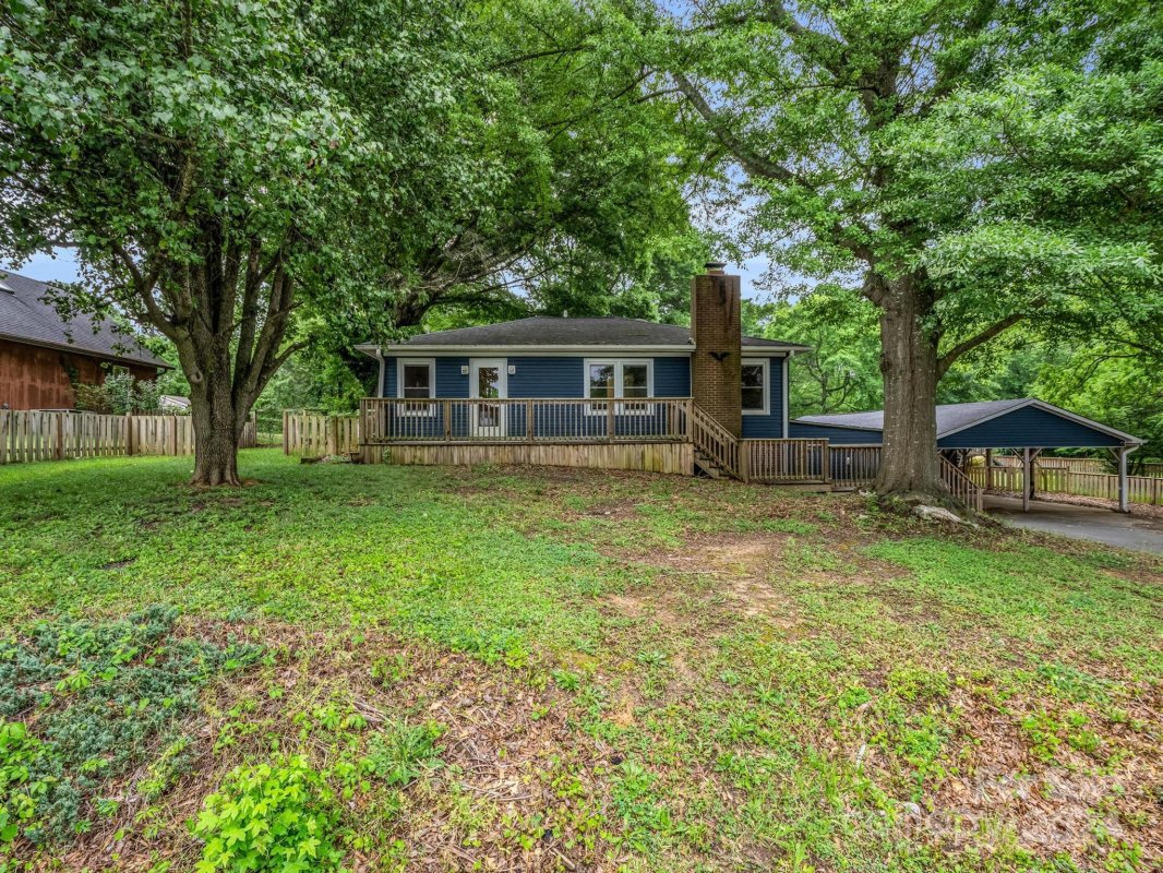 1118 White Lane