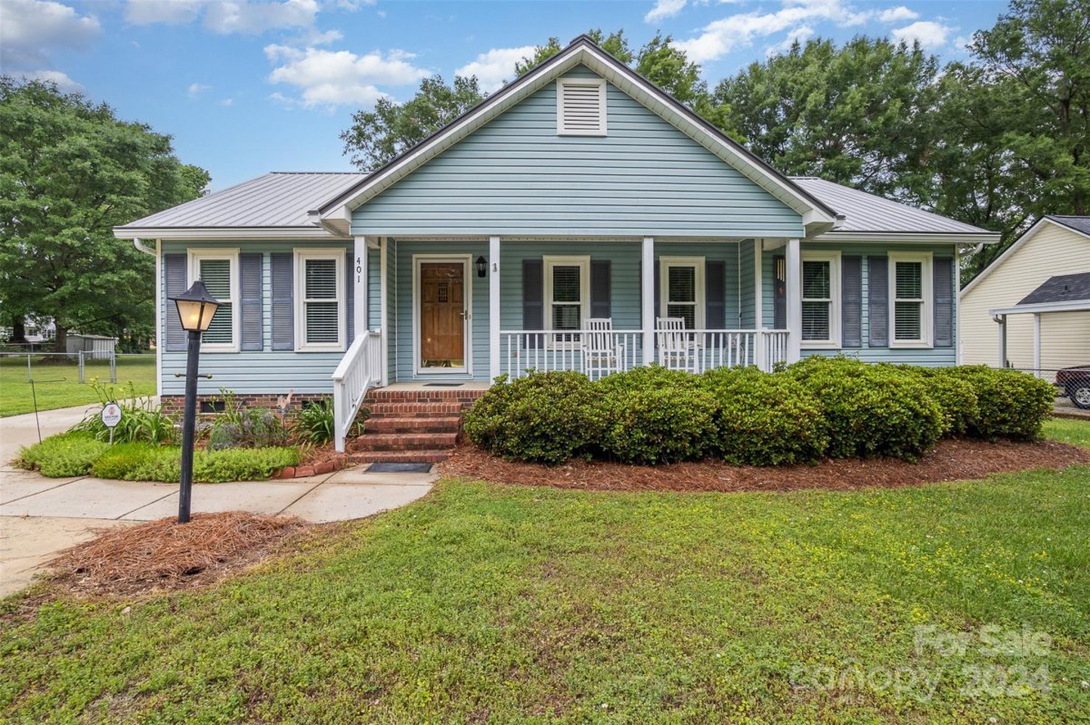 401 Woodside Drive
