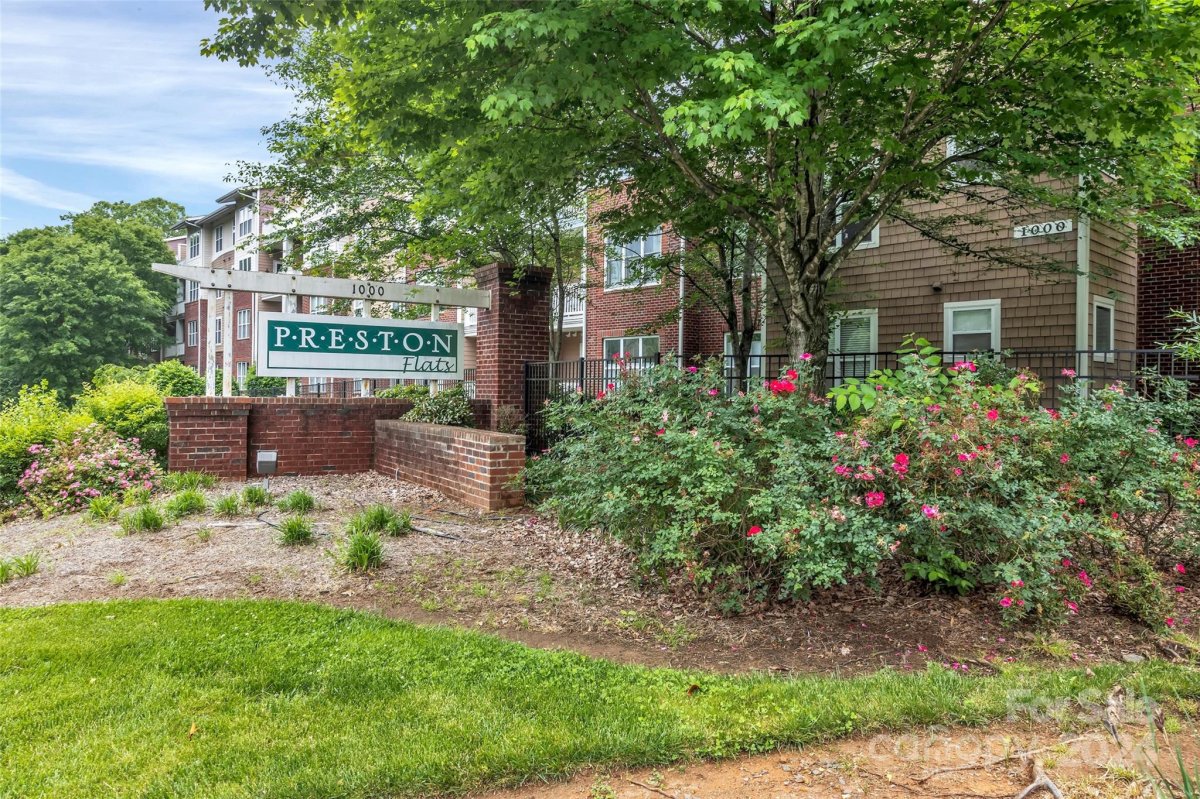 1000 Woodlawn Road 322