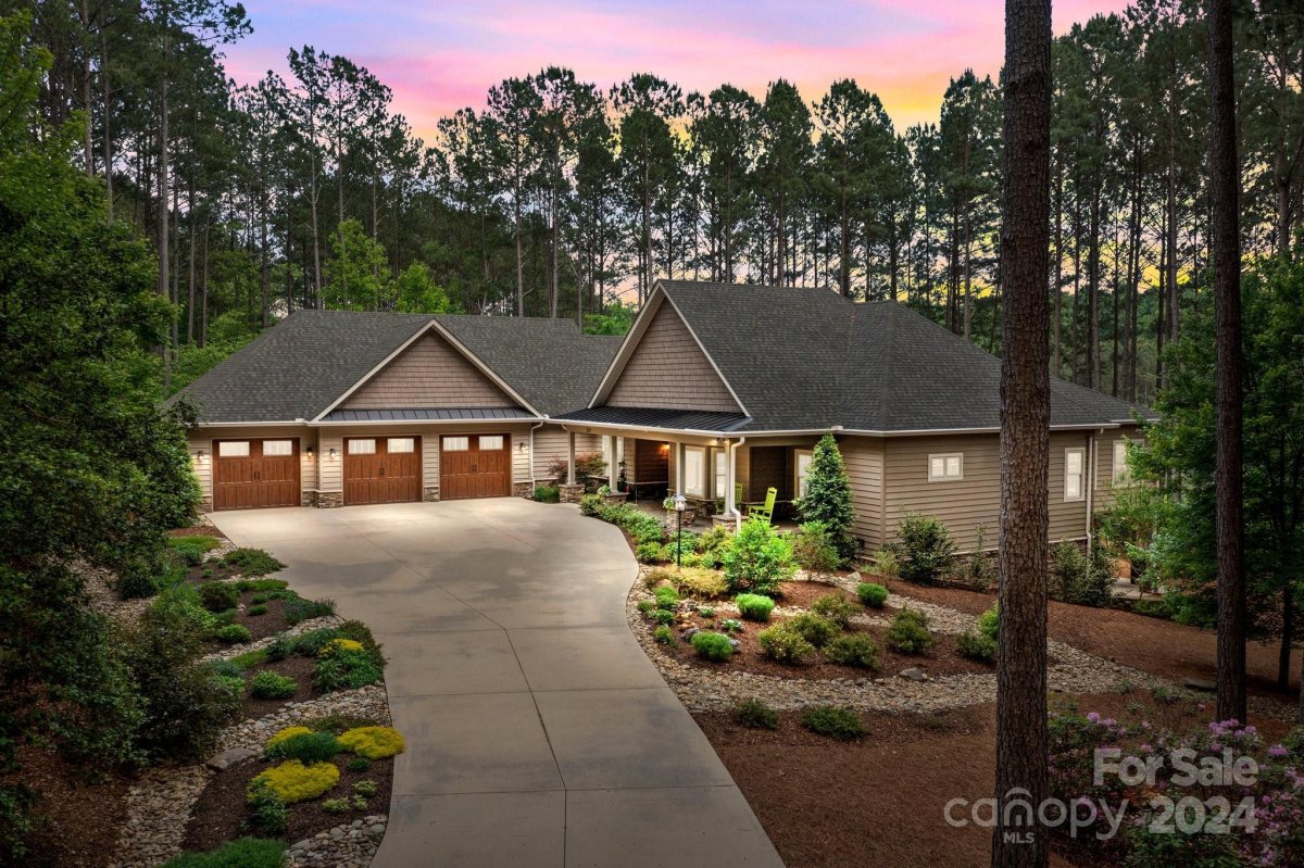 109 White Fawn Circle