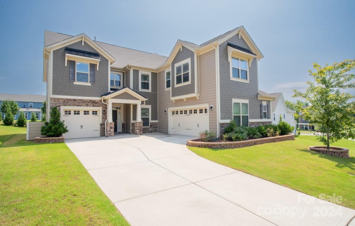 956 Anatrella Lane