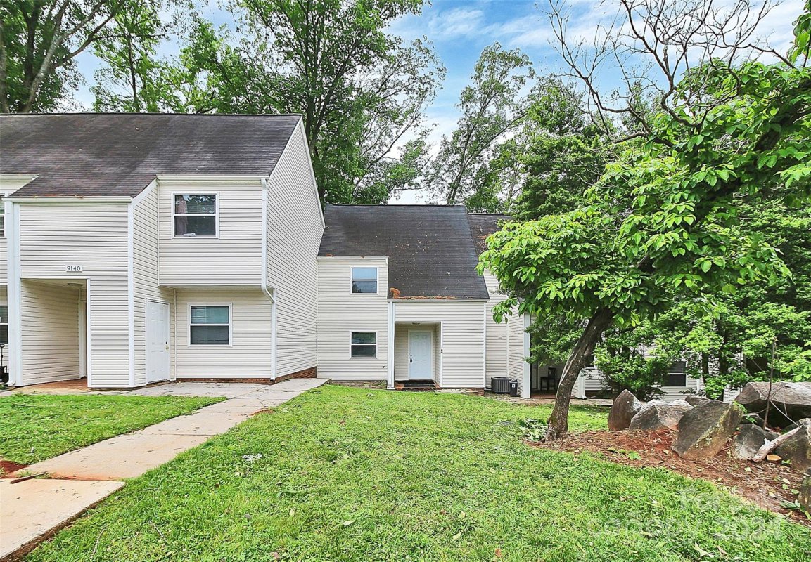 9140 Black Heath Circle