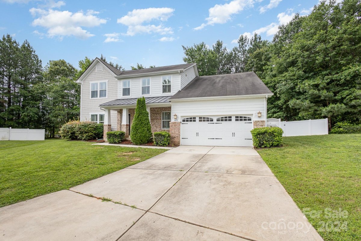 3075 Robusta Court