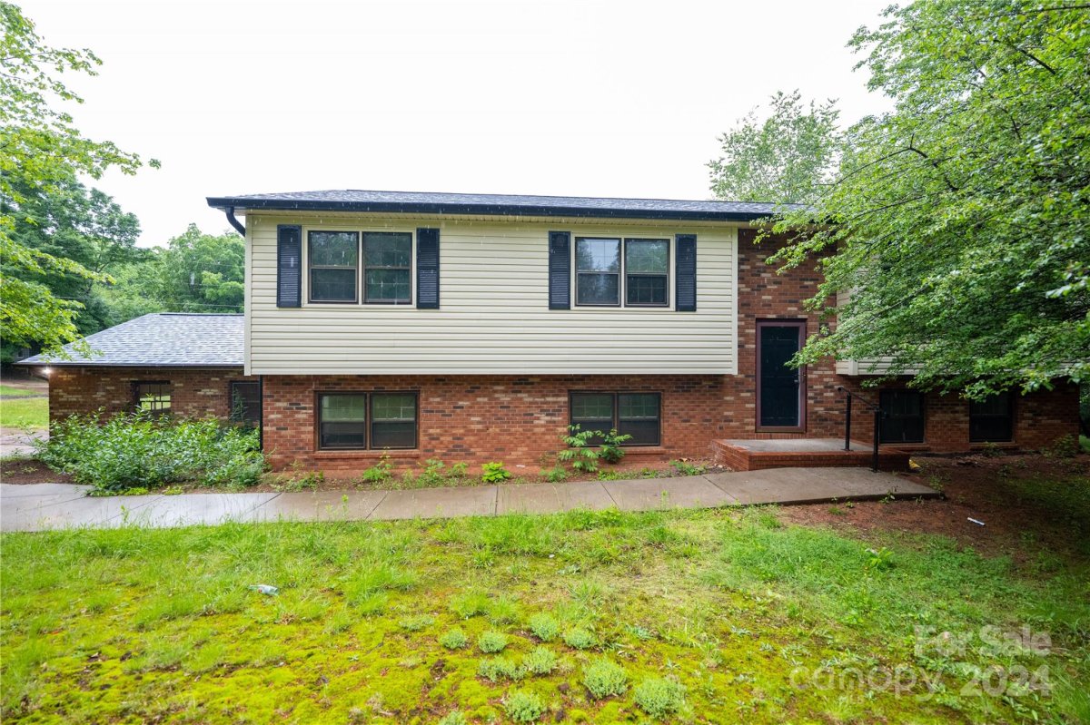 127 Danbury Lane