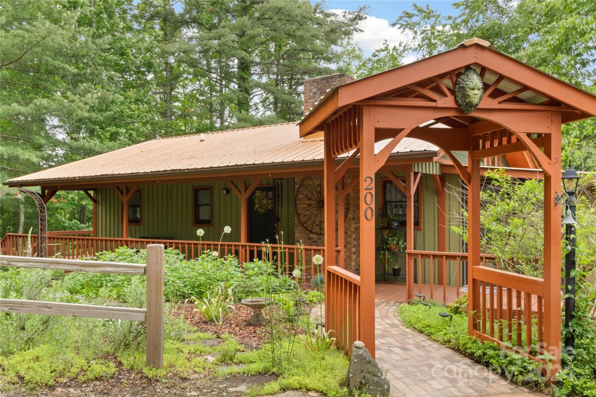 200 River Ridge Drive