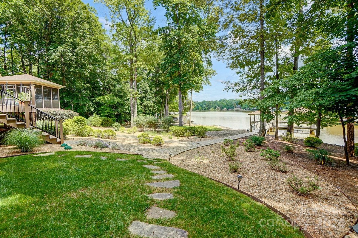 4555 River Oaks Road
