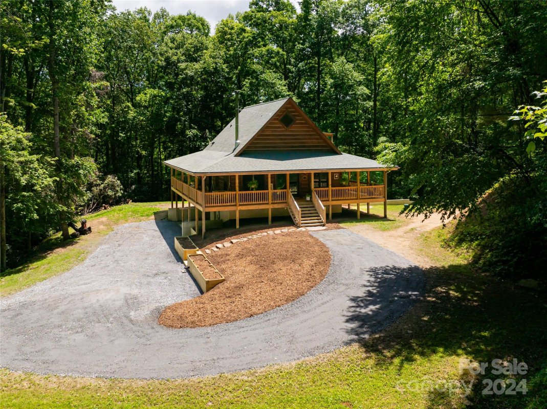 1063 Lower Loop Drive