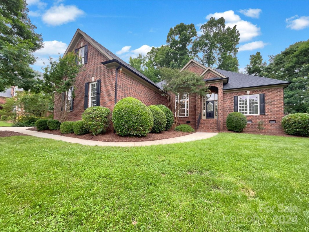 736 Clifden Drive