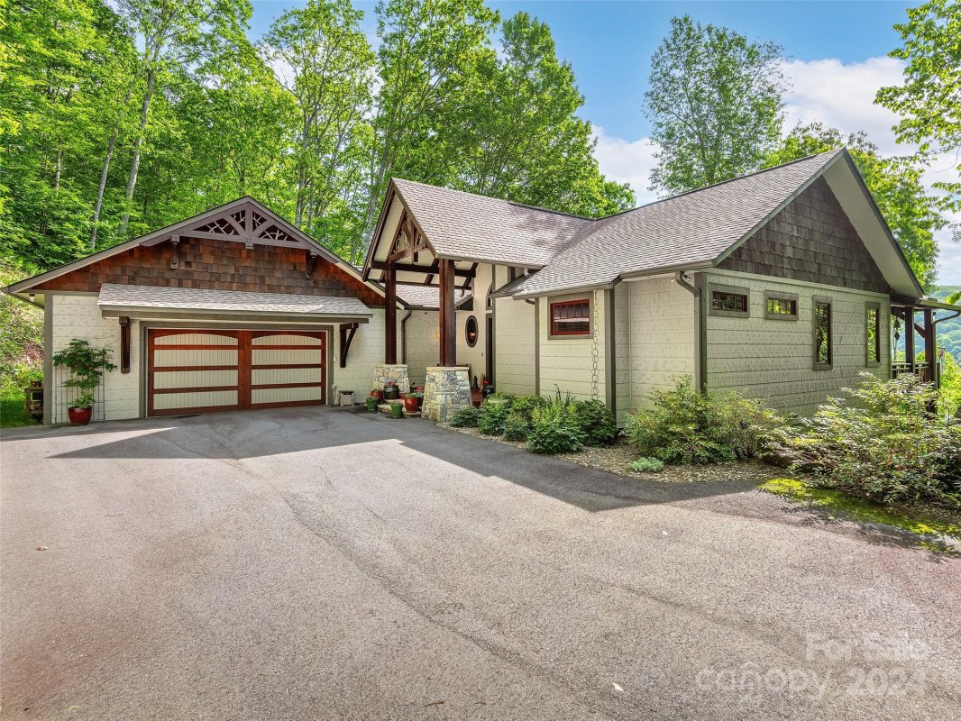 205 Adohi Trail