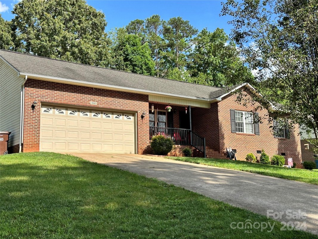 4886 Sandstone Drive