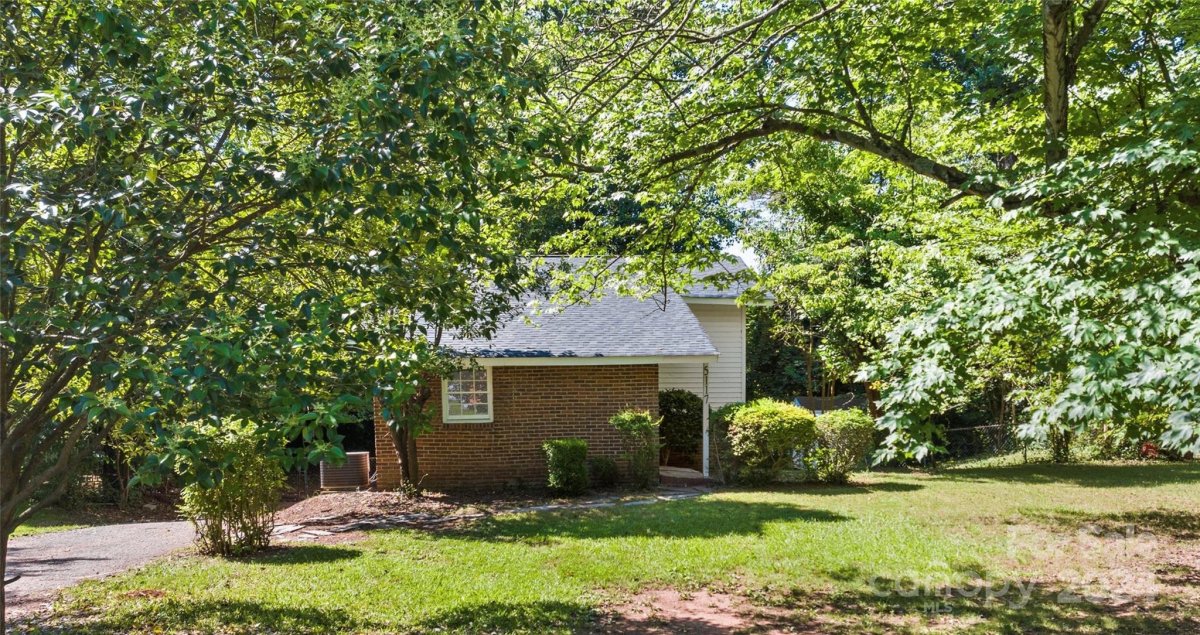 5117 Grapevine Drive