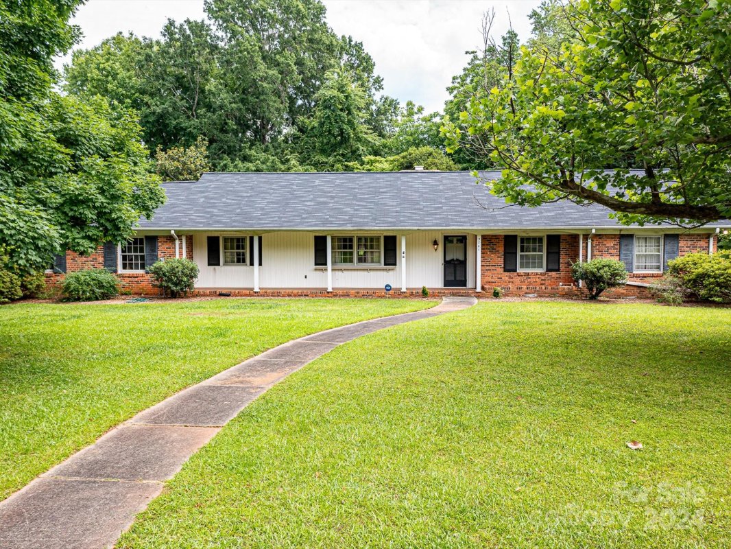 3701 Pelham Lane