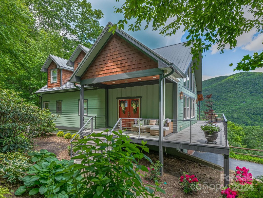 27 Lake Wood Avenue