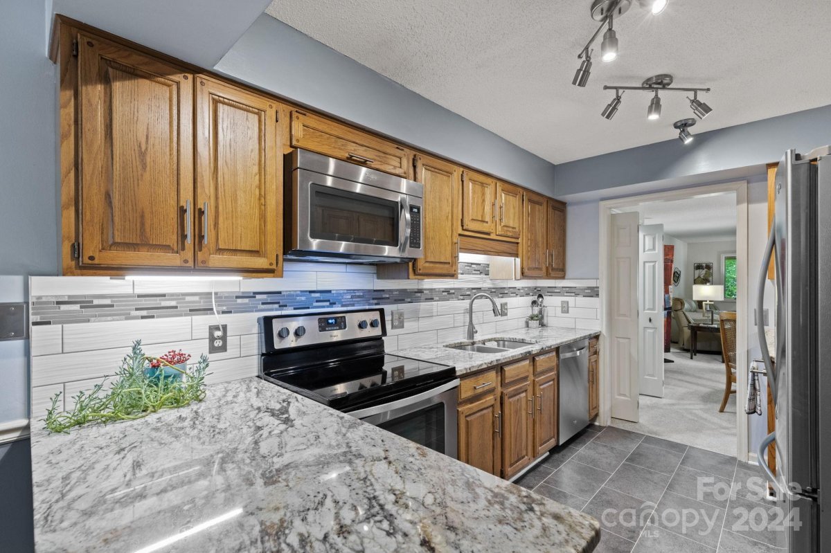 114 Live Oak Lane