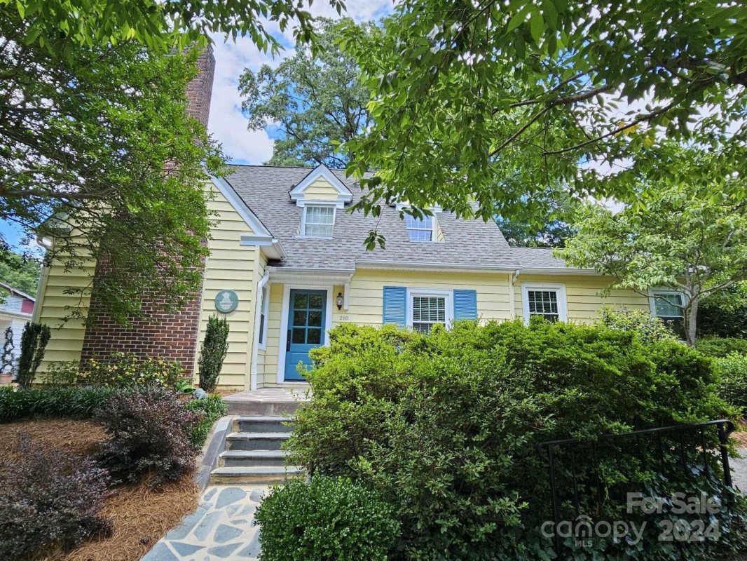 210 Forest Hill Lane