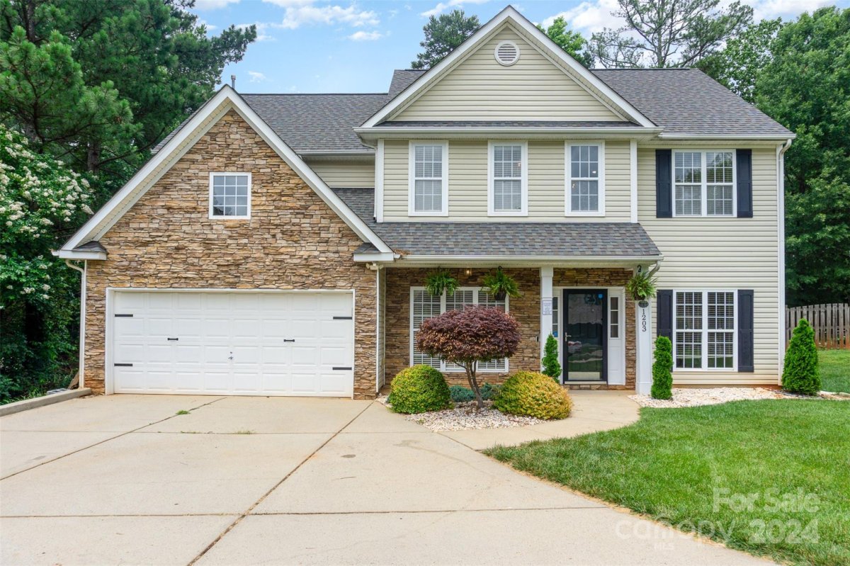 1203 Oakdale Commons Court