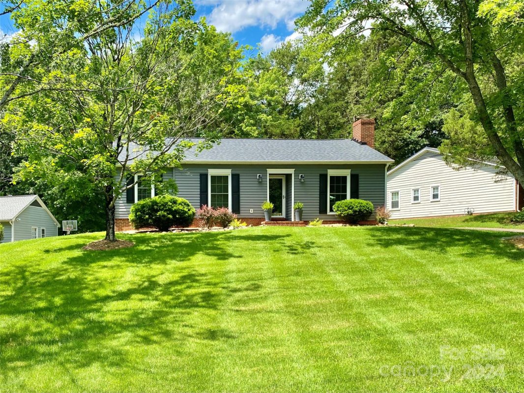 2327 Turnberry Lane
