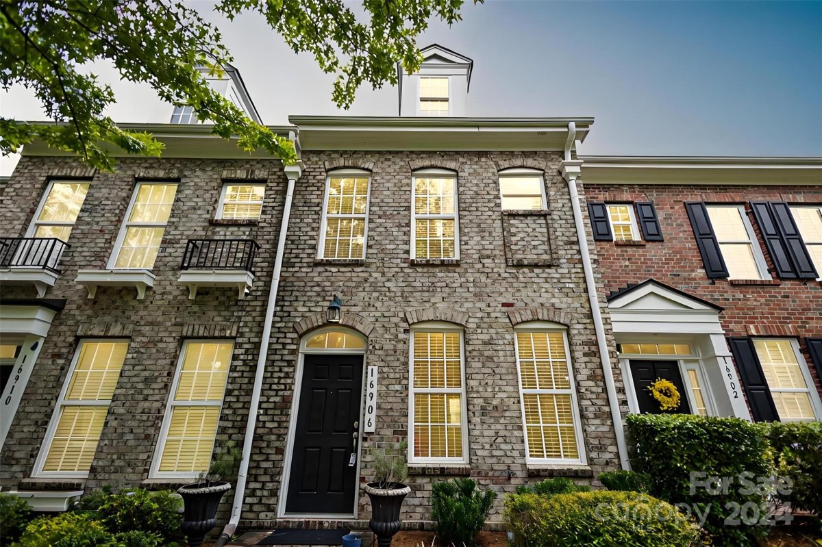 16906 Summers Walk Boulevard