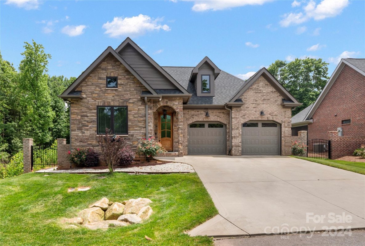 1154 Golden Hill Lane