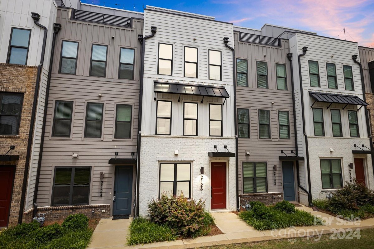 2128 Terwilliger Terrace
