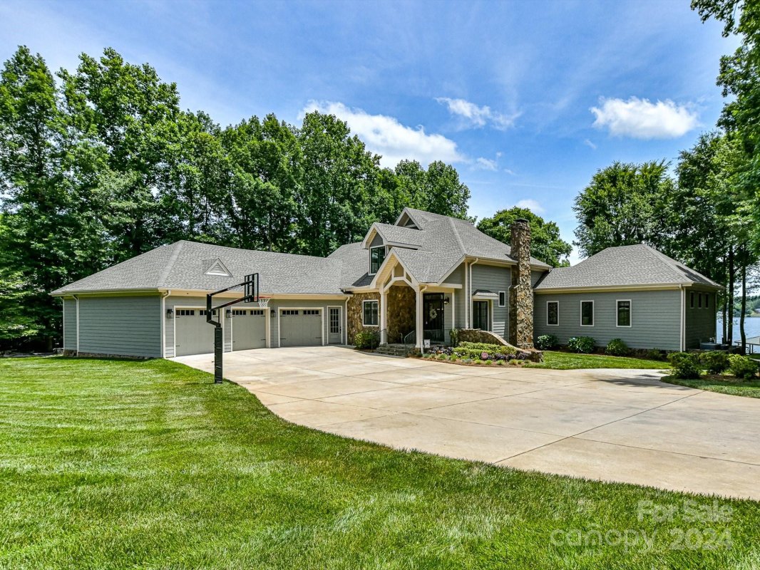 2338 Valelake Road
