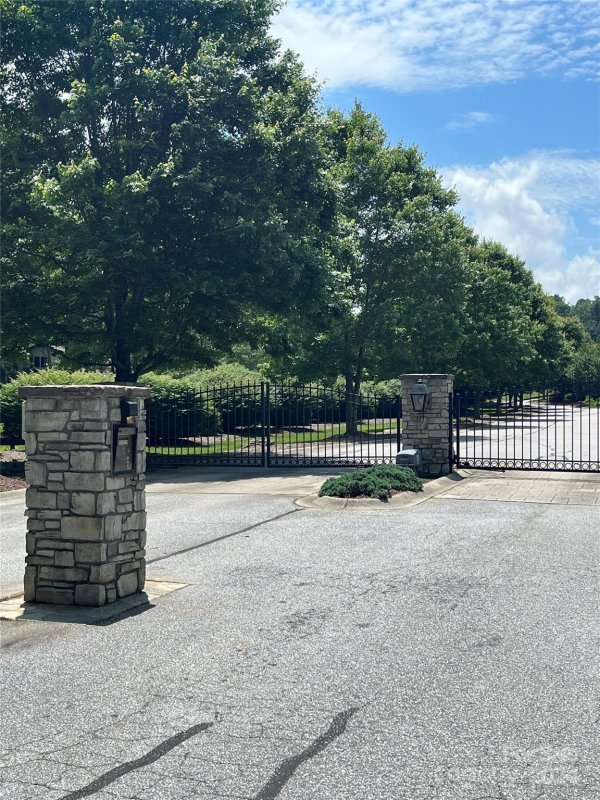 Lot 9 Shipman Parkway