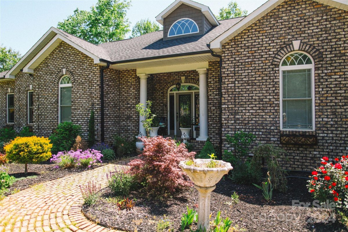 4642 King Crowder Drive