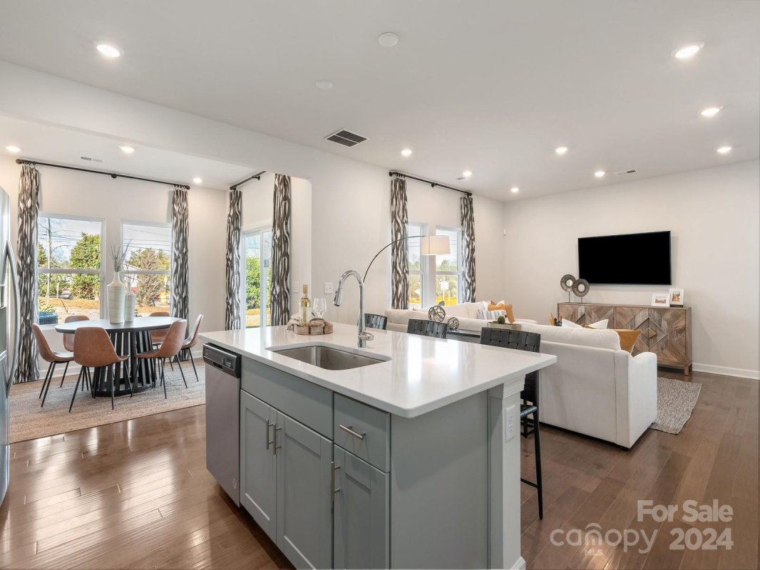 1017 Harry Court