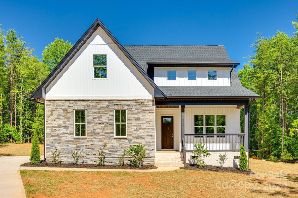 2620 Moon Creek Lane