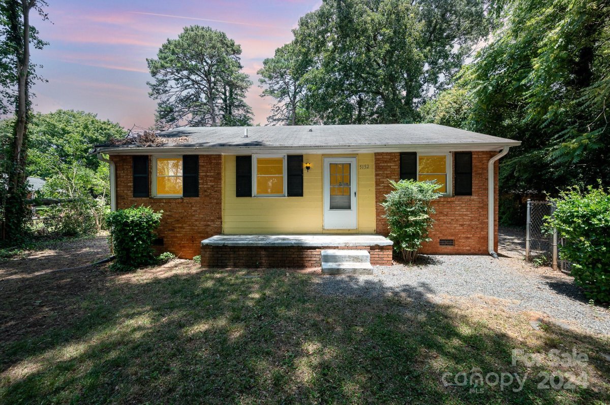 5152 Grapevine Drive