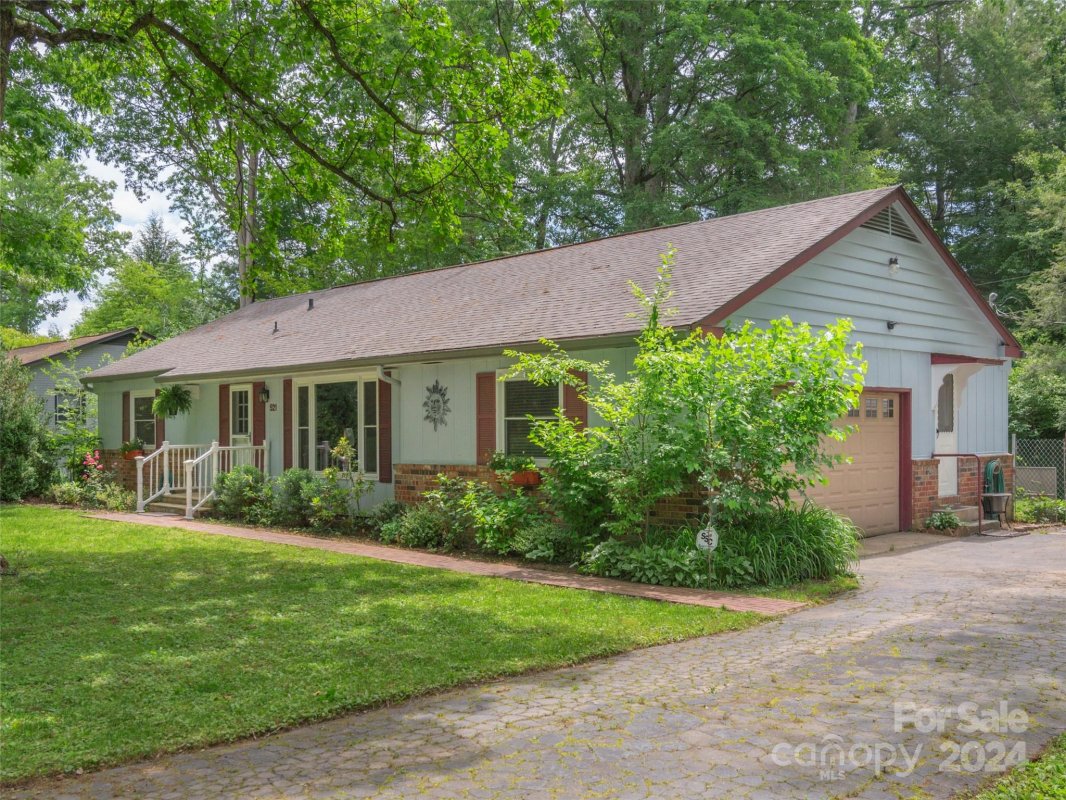 521 Pineland Road