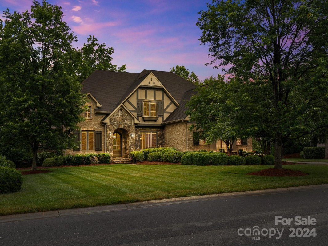 213 Glenmoor Drive