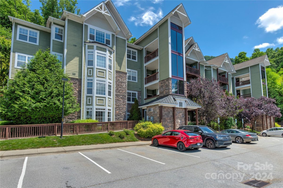 2000 Olde Eastwood Village Boulevard 201