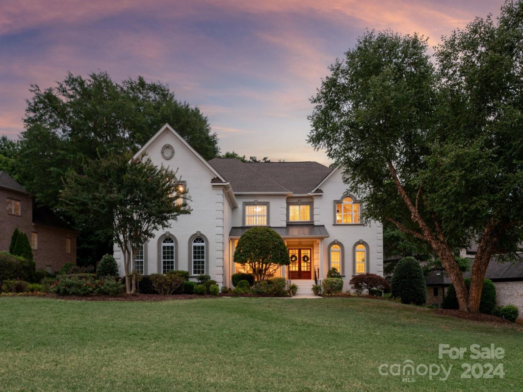 1613 Lookout Circle