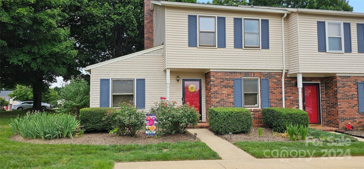 2705 N Center Street 35