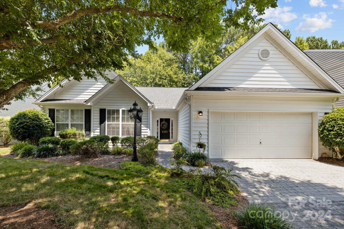 1205 E Arrow Lake Court