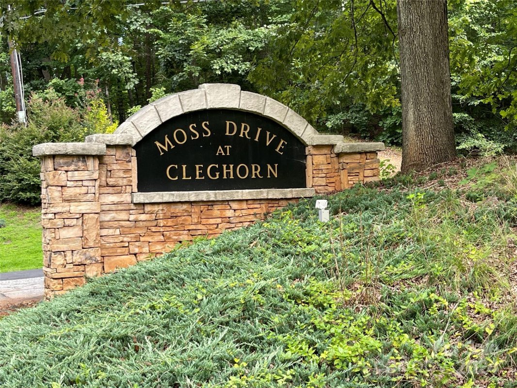 794 Moss Drive